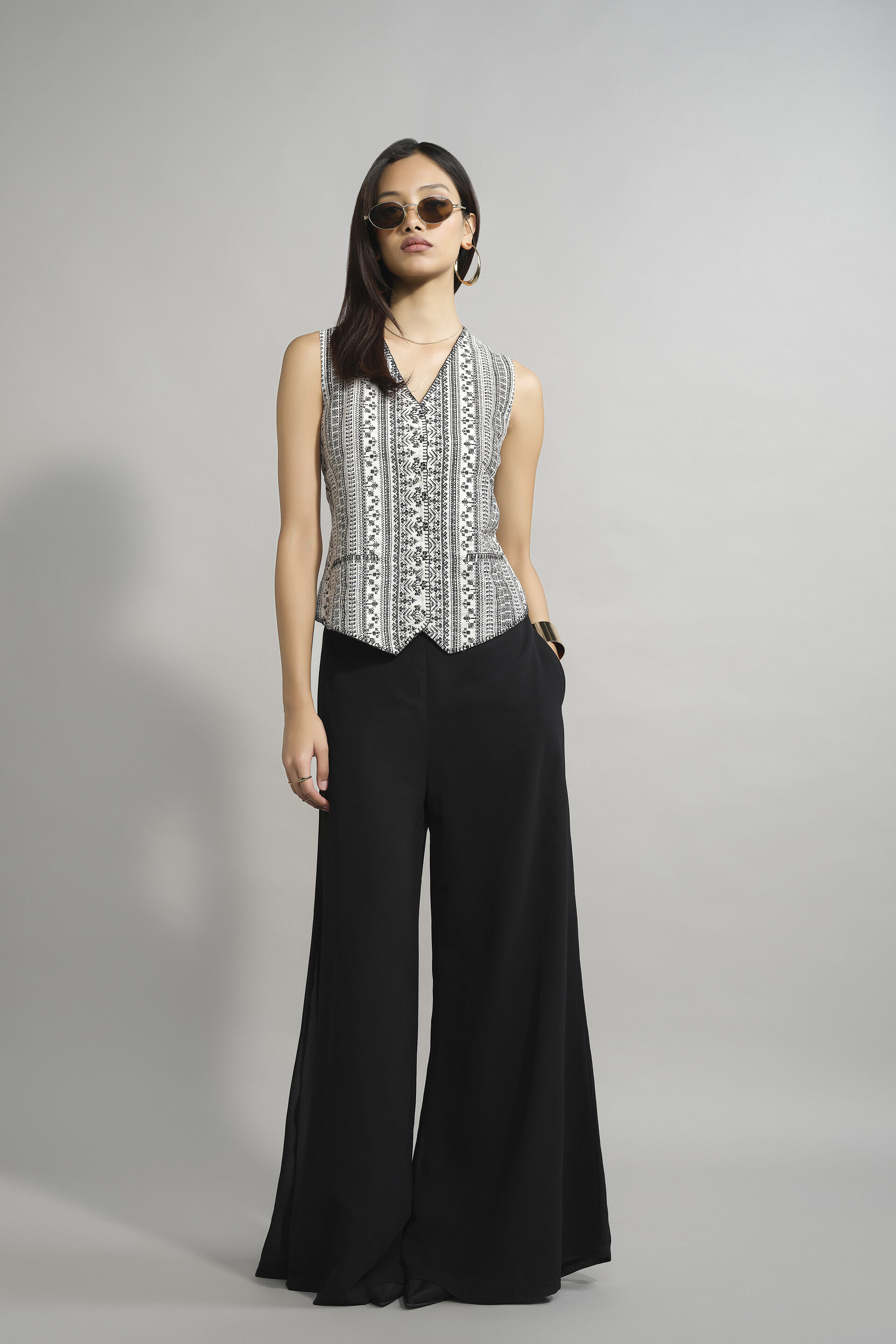 Vest With A Twist Top, Black, image 1